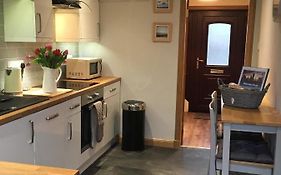 Kennedy Terrace; Modern 2 Bedroom House, Central